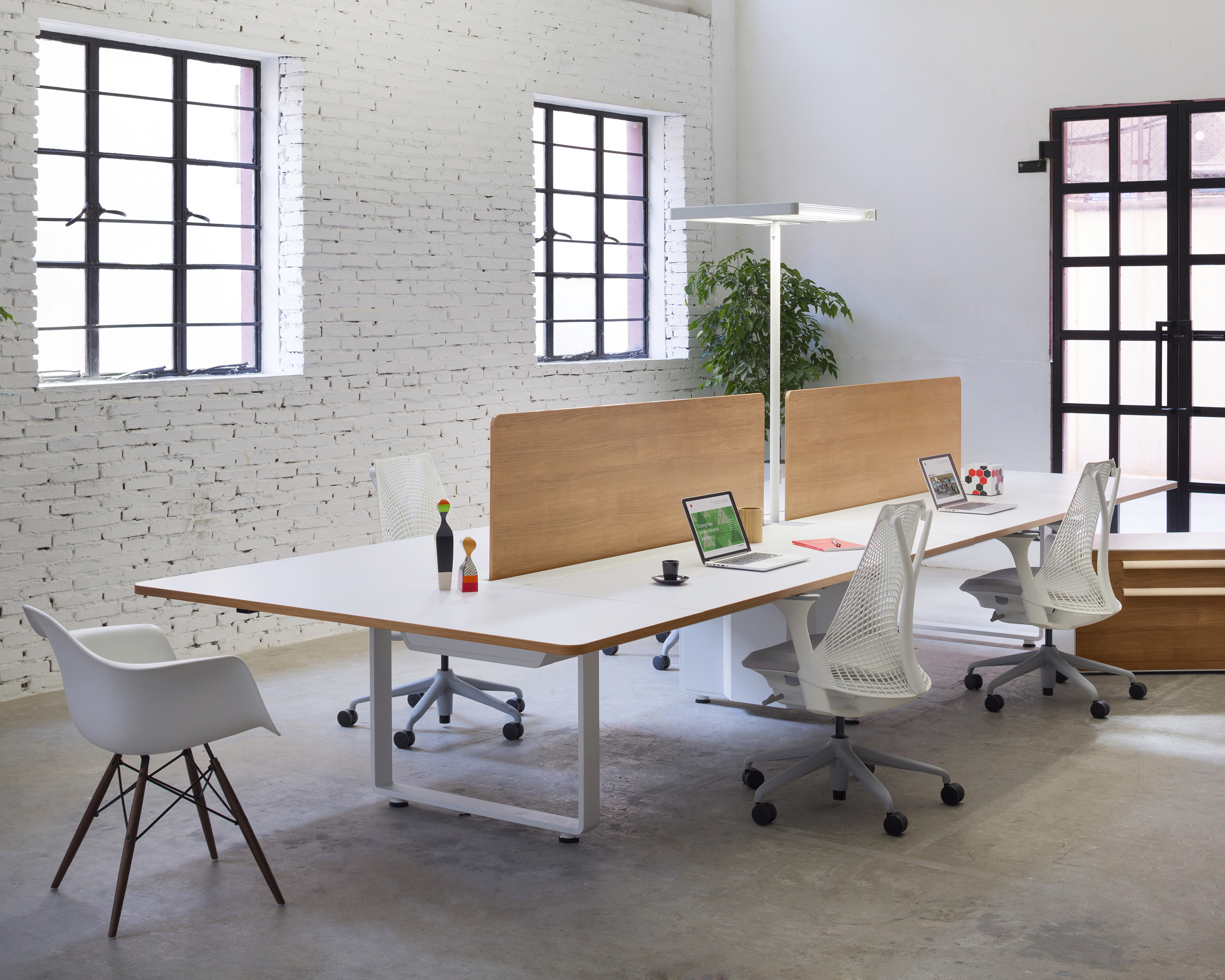 创意安博网页版 - 坐具|休闲椅|办公安博网页版|安博anbo（中国）安博网页版|伊姆斯®塑料扶手椅